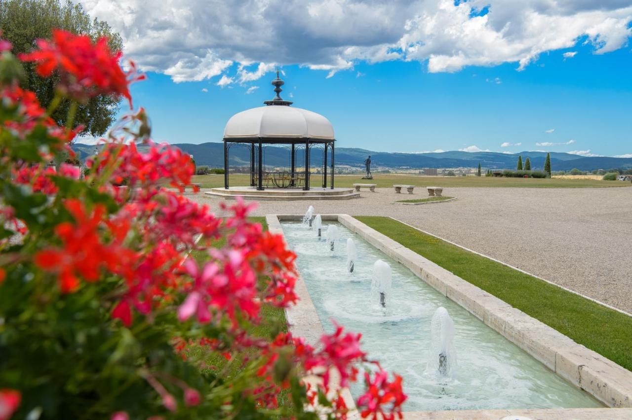 La Bagnaia Golf Resort Luaran gambar
